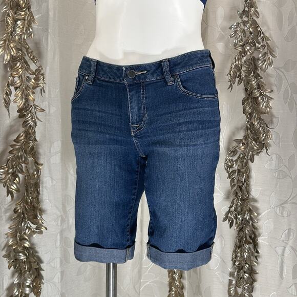 APT 9‎ Women’s Size 6 Bermuda Jean Shorts Dark Wash Stretch Cuffed Denim - Picture 1 of 13